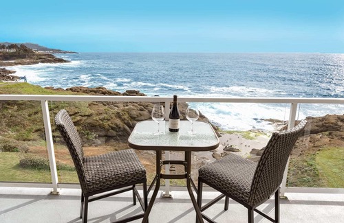 Depoe Bay Condo | Oceanfront, Whale Watching, Pool | Surf Song