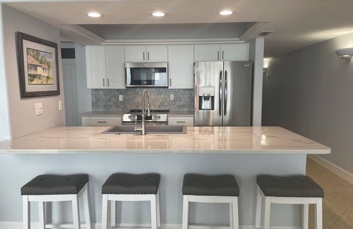 New Smyrna Beach Condo | Oceanfront Winter Escape March/April Availability –Fully Renovated 2BR/2BA Condo
