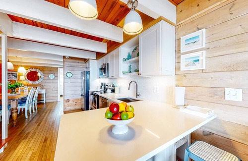 Midtown Ocean City House | Oceanfront with Direct Beach Access