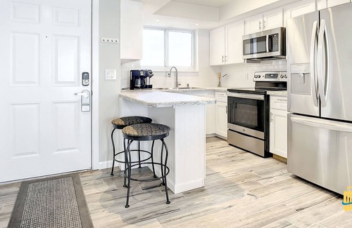 New Smyrna Beach Condo | Oceania 506:Panoramic Views,Steps to Flagler