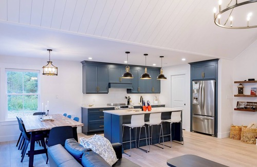 Lakeside House | Oceanlinks Escape near Crowbush Golf Course & Lakeside Beach