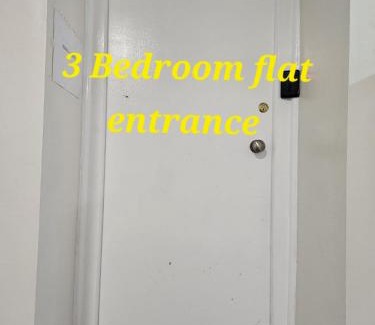 Southsea Apartment | OceanNest-3 Bedroom Apartment free parking, EV 22kW