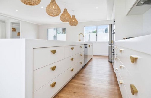 Yeppoon House | Oceans 11 - Executive Beachfront Property Yeppoon