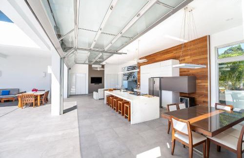 Long Bay Villa | Oceanside 3 Bedroom Luxury Villa with Private Pool, 500ft from Long Bay Beach -V5