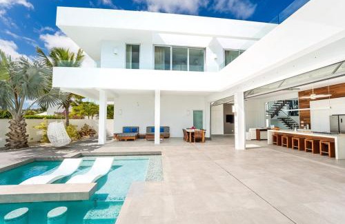 Long Bay Villa | Oceanside 3 Bedroom Luxury Villa with Private Pool, 500ft from Long Bay Beach -V5