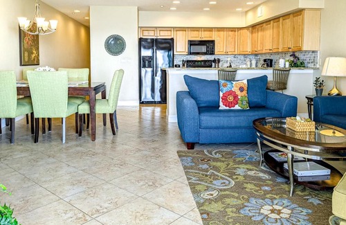 Independence Square Apartment | Oceanside 305