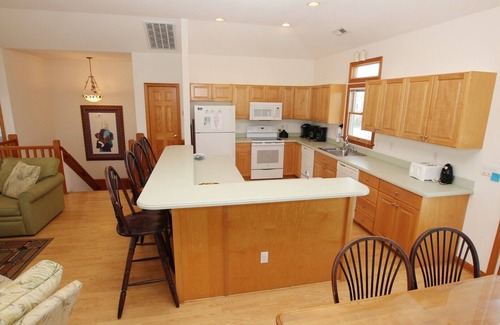 Ocean Hill House | Oceanside, 7 BRs, ELEVATOR, Private Pool, Hot Tub, OH3, Aurora