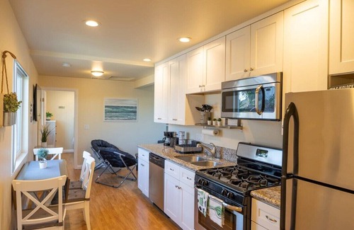 South Oceanside Apartment | Oceanside Beach Rental - Walk to the Boardwalk!