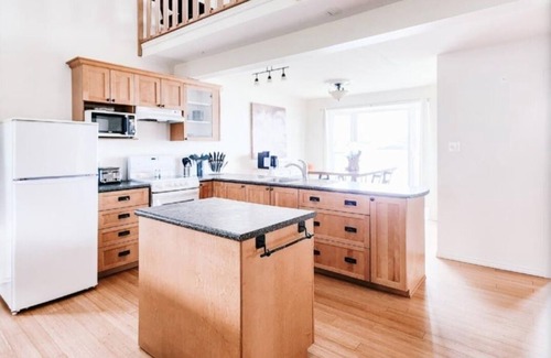 Lewisporte House | Oceanside beautiful vacation property!