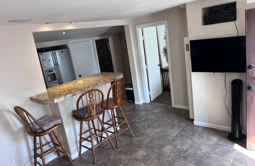 Townsite House | Oceanside Bungalow | Walk to Beach & Pier | Private Hot Tub + Beach Gear