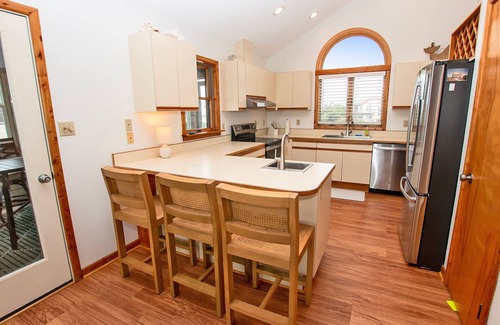 Whalehead Beach House | Oceanside, Close to Beach and Shopping! - WW921, Sea 5