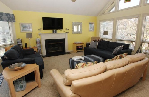 Corolla Light House | Oceanside, close to beach, community amenities! 648, Landshark