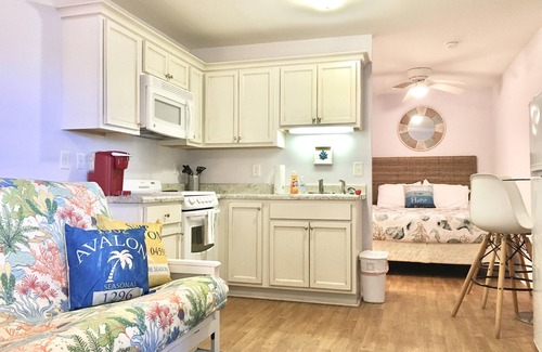 Atlantic Beach Condo | 🏖Oceanside Complex Private Beach Access Pool WiFi Kitchen