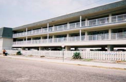 Ocean City Condo | Oceanside Condo on Beach and Boardwalk Ramp
