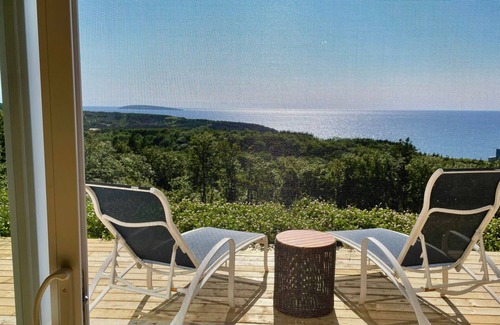 Chimney Corner Cottage | Oceanside Cottage with Stunning Views 3 min. to Beach, near Cabot Trail & Park