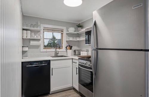 South Nags Head Cottage | Oceanside Cottage Steps from the Beach! The Gray Sandcastle!