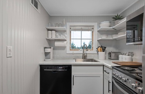South Nags Head Cottage | Oceanside Cottage Steps from the Beach! The Gray Sandcastle!