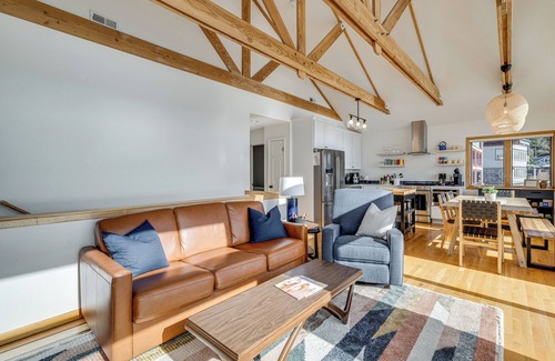 Oceanside House | Oceanside Escape w/Stunning Views: Walk to Beach!