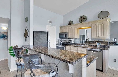 South Padre Island Condo | Oceanside Getaway, Shared Pool and Beach Access