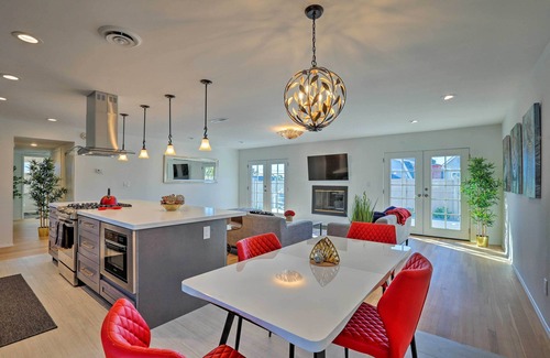 Fire Mountain House | Oceanside Home w/Patio & Grill, Walk to Beach!