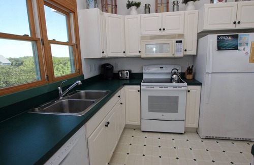 Pine Island House | Oceanside, Hot Tub, Community Amenities, 845 ft to Beach Access, PI6, Fan-ta-sea