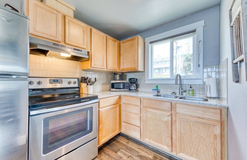 Tillamook Condo | Oceanside Inn #11 - Finley Rock