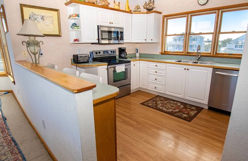Whalehead Beach House | Oceanside, Pool, Hot Tub, Sun Deck, WC807, Its R Dream