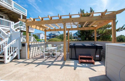 Carolina Dunes House | Oceanside, Private Pool, Hot Tub, Community Pool, CD7, Sandfiddler Lodge