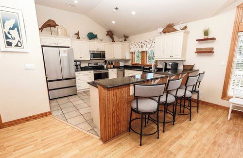 Corolla Light House | Oceanside, Private Pool, ELEV, Hot Tub, Corolla Light Amenities, BH6, Sunny Rays