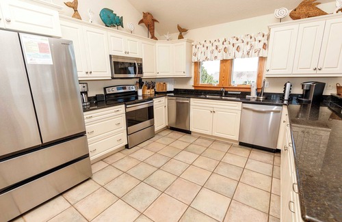 Corolla Light House | Oceanside, Private Pool, ELEV, Hot Tub, Corolla Light Amenities, BH6, Sunny Rays