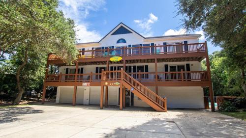 Southern Shores House | Oceanside, Private Pool, Golf Cart, Bar, Hot Tub, Rec Rm, SS4, Sunning Your Bunns