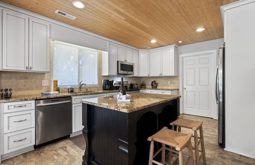 Oceanside House | Oceanside Sea Pines Home! .3min walk to the Beach! Private Pool/Heated Spa!