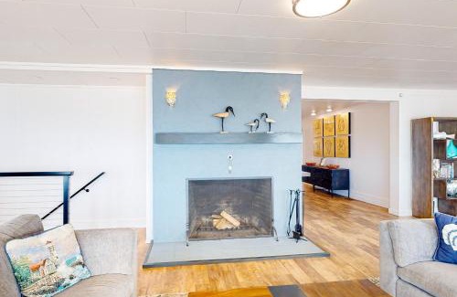 Oceanside House | Oceanside Skies