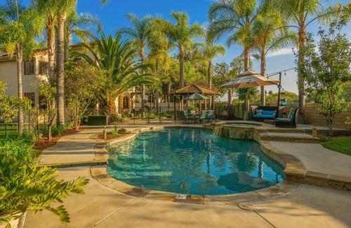 North Valley House | Oceanside Tropical Resort with HEATED POOL & SPA!