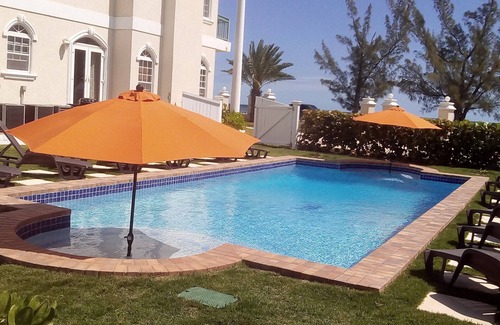 Nassau House | OCEANSPRAY BEACH HOUSE! (w/Large Saltwater Pool) IN THE HEART OF THE BAHAMAS.