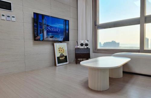 Yeonsu-gu Apartment | Oceanstay The Songdo Penthouse