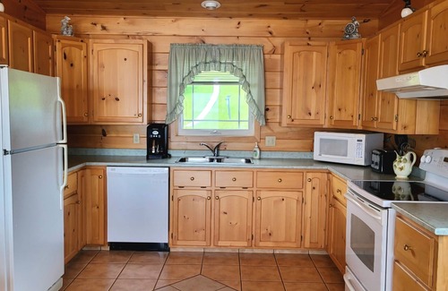 Cumberland Cottage | Oceantfront Cottage and 200 feet to a secluded beach. 25min to Charlottetown