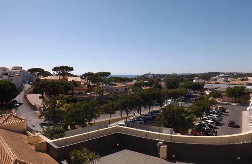 Olhos D'Agua Condo | Oceanus Sea view apartment