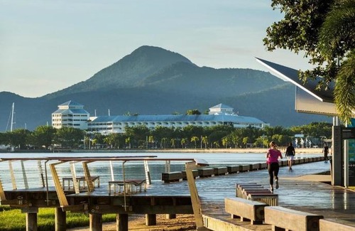 Cairns North Apartment | Oceanview 19 at 181 The Esplanade