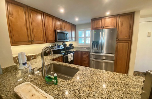 Crescent Beach Condo | Oceanview 2 Bedroom Flat Summerhouse 216