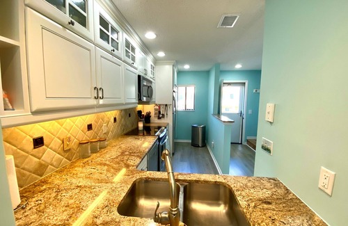 Crescent Beach Condo | Oceanview 2 Bedroom Town House