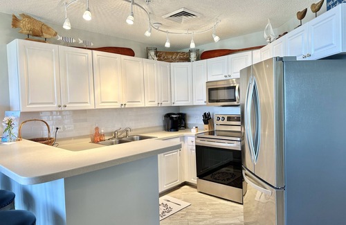 North Forest Beach Condo | OCEANVIEW 2BR VILLA WITH POOLS, BEACH ACCESS & WIFI AT SEACREST
