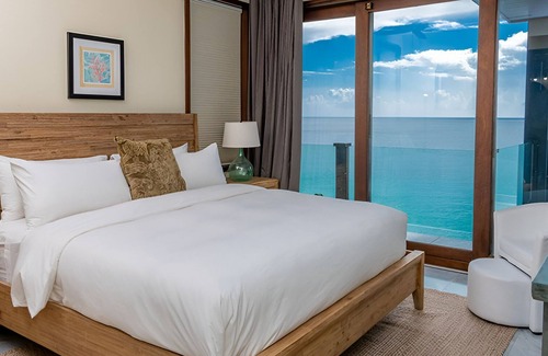 Fryes Beach Hotel | Oceanview 4 BedRoom Steps from Ffryes Beach - Lavish and Family Friendly!