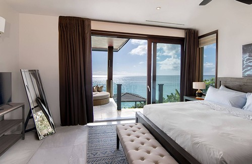 Fryes Beach Hotel | Oceanview 4 BedRoom Steps from Ffryes Beach - Lavish and Family Friendly!