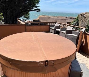 Smith River House | Oceanview Cabin 20, Private Jacuzzi &large Deck