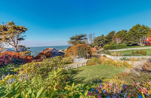Mendocino House | Oceanview Home w/Gas Fireplace, Front and Back Decks, and Free WiFi