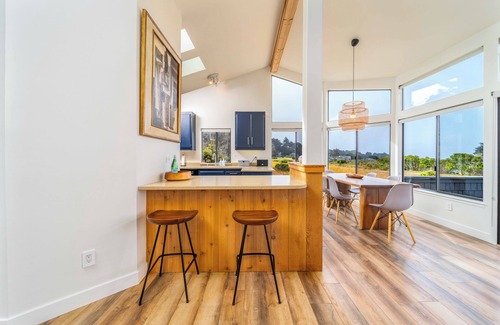 Sea Ranch House | Oceanview Modern Home – Hot Tub, Large Deck & EV Charger