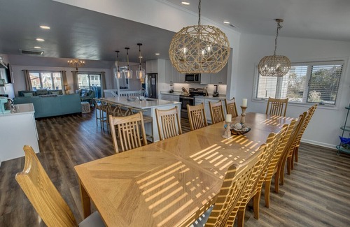 Sandbridge House | Oceanview,Private Pool,Slps16,dogs ok,close to beach,military discount