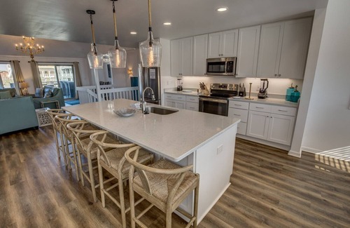 Sandbridge House | Oceanview,Private Pool,Slps16,dogs ok,close to beach,military discount