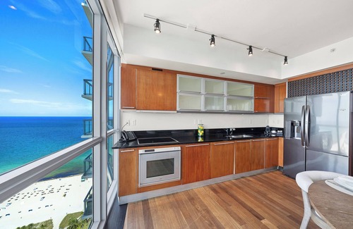 City Center Condo | Oceanview Private Penthouse at The Setai - 3803
